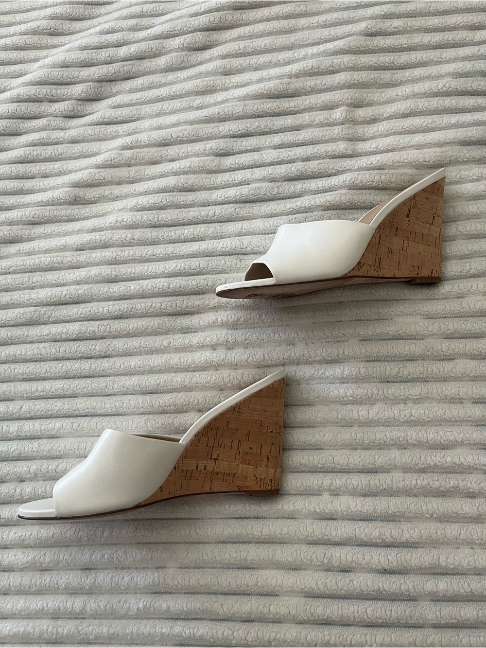 Veronica Beard White Cork Wedges - Picture 4 of 7